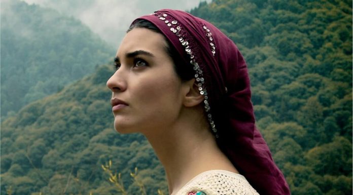 Cine este actrita turca Tuba Büyüküstün?