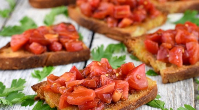 Cum se face bruschete cu rosii?