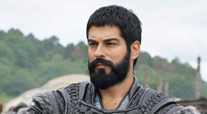 Cine este actorul turc Burak Özçivit?