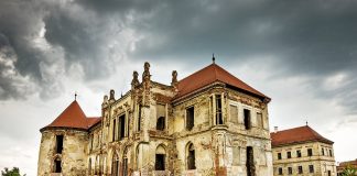 Castelul Banffy: De ce trebuie neaparat sa-l vizitezi?
