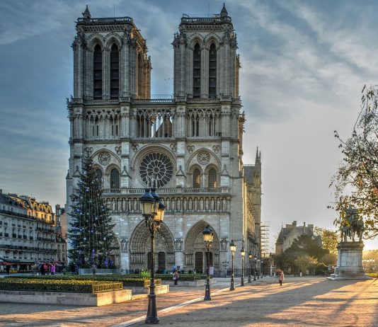 Cand a fost construita catedrala Notre Dame. 10 Curiozitati?