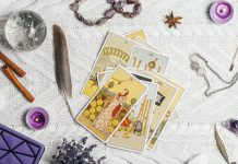Ce este tarotul si cum afli viitorul cu tarot online?