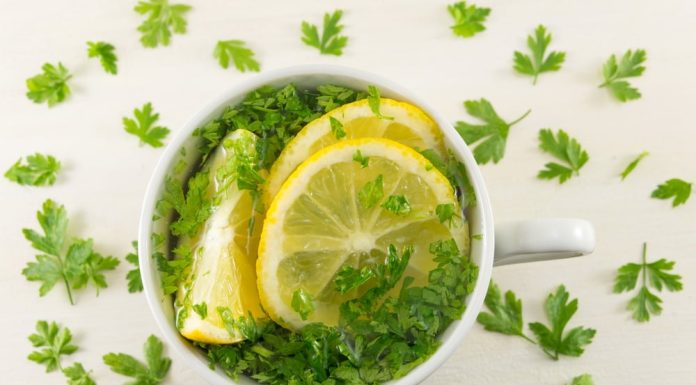 Care sunt beneficiile ceaiului de patrunjel?