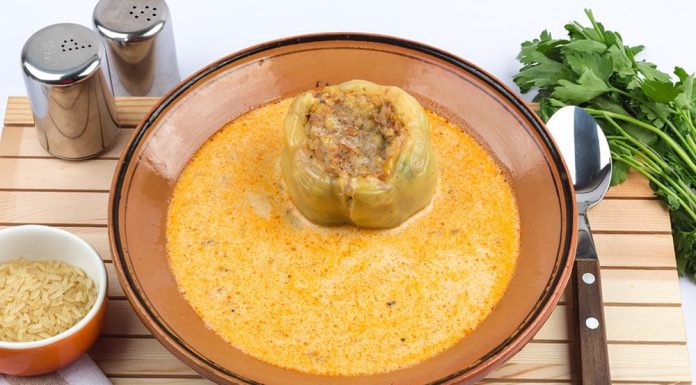 Cum se gateste ciorba de ardei umpluti?