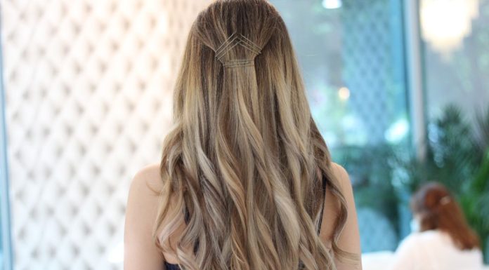 Ce coafuri elegante se potrivesc cu parul mediu?