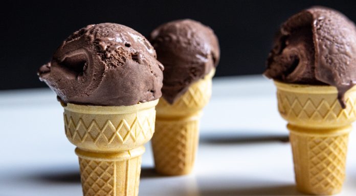 Ce desene cute cu mancare poti posta pe Facebook?