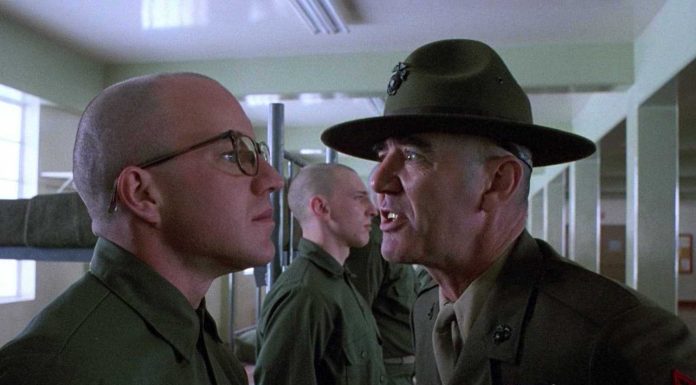 Despre ce este Full Metal Jacket?