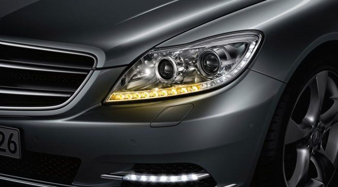 Cand se folosesc luminile de avarie la masina?