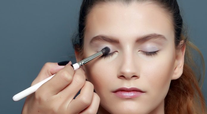 Cum sa te machiezi daca ai ochii albastri? Afla acum