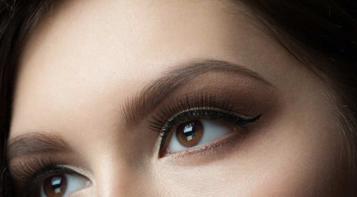 Care este este cel potrivit machiaj de seara ochi caprui?