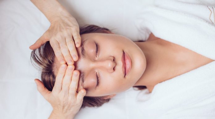 Cum se face un masaj facial si care sunt beneficiile?