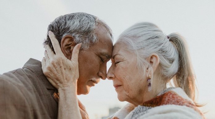 Mesaje de dragoste pentru ea: Ce mesaje sa-i trimiti iubitei?