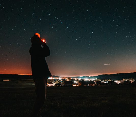 Ce sa scrii intr-un mesaj de noapte buna iubire? Idei de mesaje