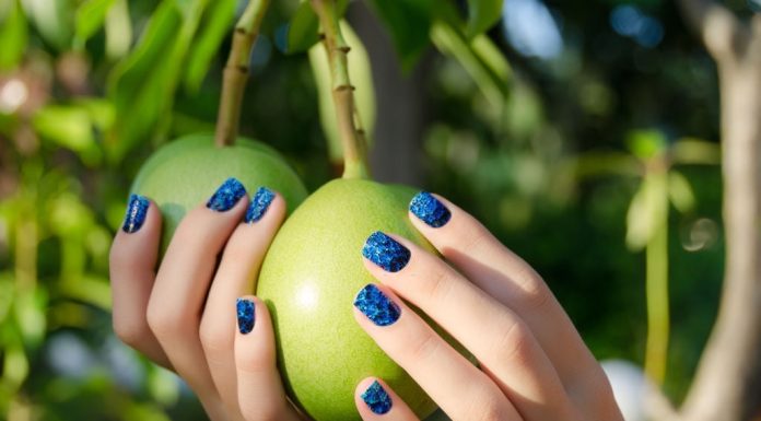 Ce modele de unghii albastre deschis sa alegi in acest an?