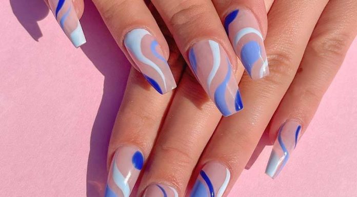 Care sunt cele mai frumoase modele unghii albastre cu sclipici?