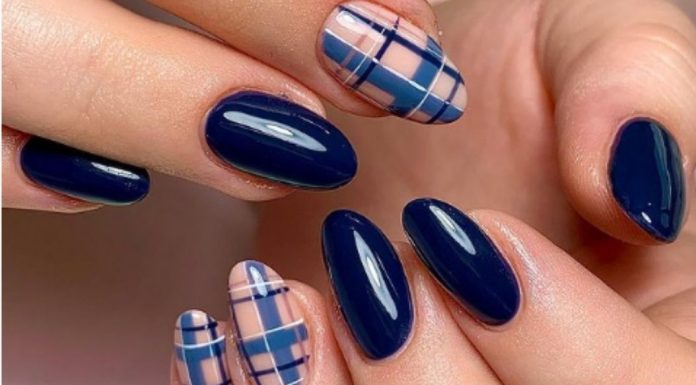 Care sunt cele mai frumoase modele unghii albastre cu sclipici?