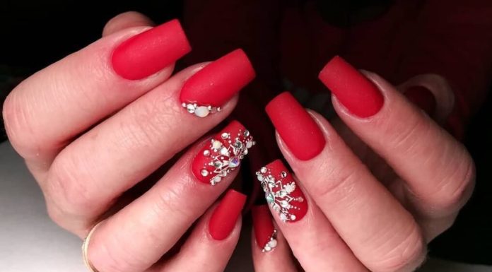 Care sunt cele mai frumoase modele de unghii Craciun si Revelion?