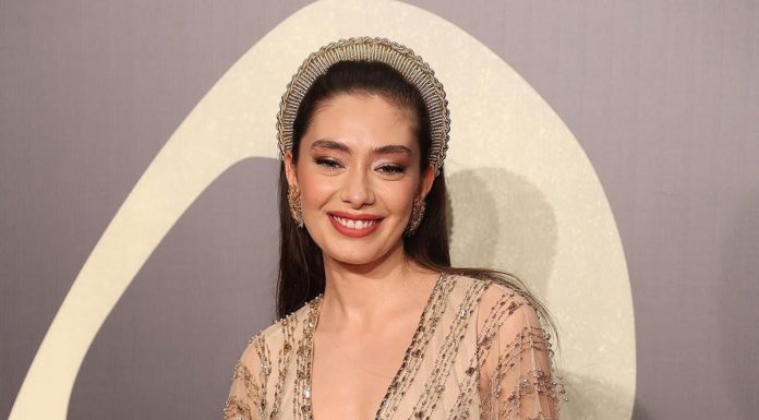 Cine este famoasa actrita turca Neslihan Atagül?
