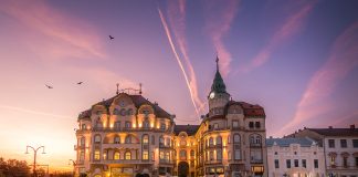 Care sunt obiectivele turistice din Oradea?