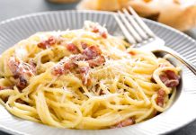 Cum se gatesc pastele carbonara?