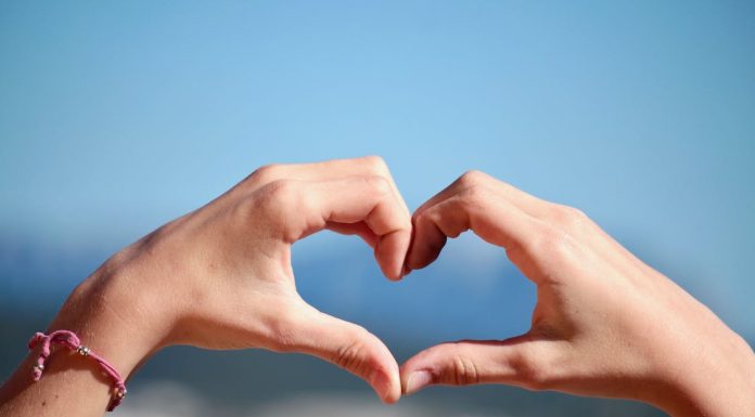 Care sunt cele mai frumoase poze de fundal dragoste?