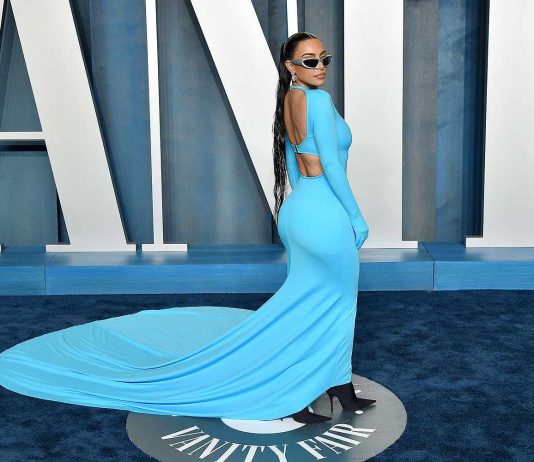 Care sunt cele mai frumoase rochii albastre elegante?