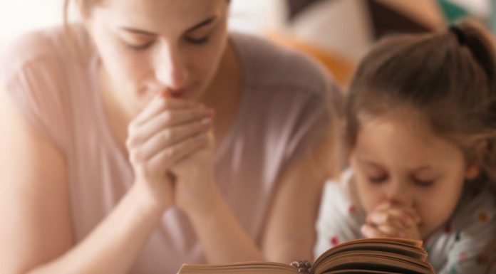 Rugaciunea parintilor pentru copii: Cea mai puternica rugaciune