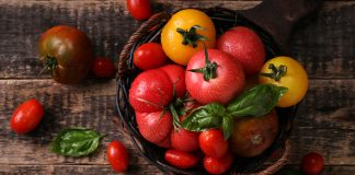 Cand se rup primele frunze la rosii. De ce este necesara defolierea tomatelor?