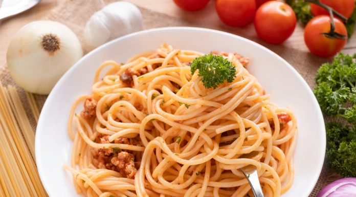 Cum se gateste spaghete cu carne tocata?