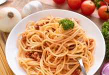 Cum se gateste spaghete cu carne tocata?