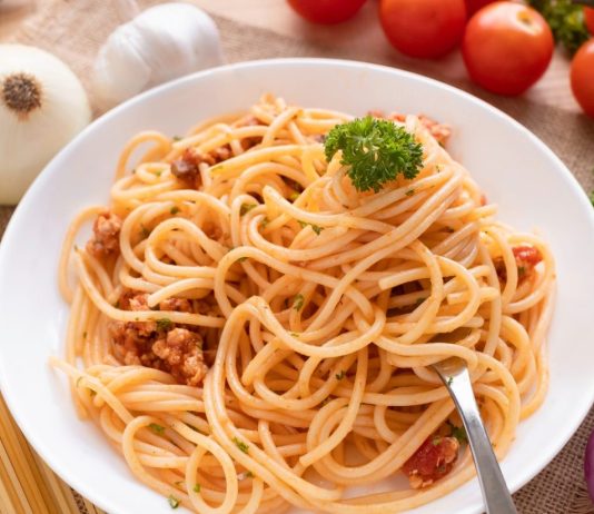 Cum se gateste spaghete cu carne tocata?
