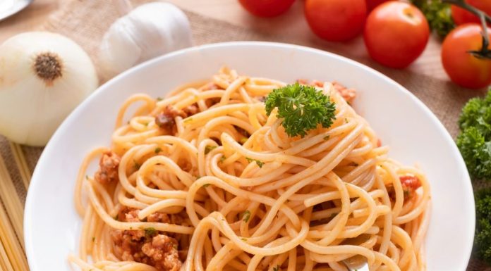 Cum se gateste spaghete cu carne tocata?
