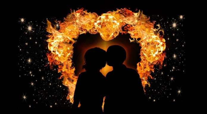 Cum sa scrii un status de iubire romantic? Ide de statusuri de iubire