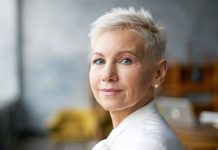 Care tunsori intineresc femeile trecute de 50 de ani?