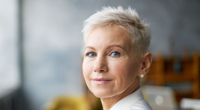 Care tunsori intineresc femeile trecute de 50 de ani?