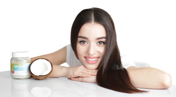 Cum folosesti si care sunt beneficiile uleiului de cocos pentru par?