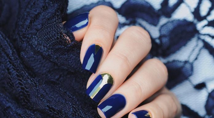Care sunt cele mai frumoase modele unghii albastre cu sclipici?
