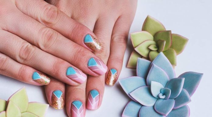 Ce modele de unghii albastre deschis sa alegi in acest an?