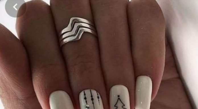 Unghii de Craciun simple: Cele mai trendy modele