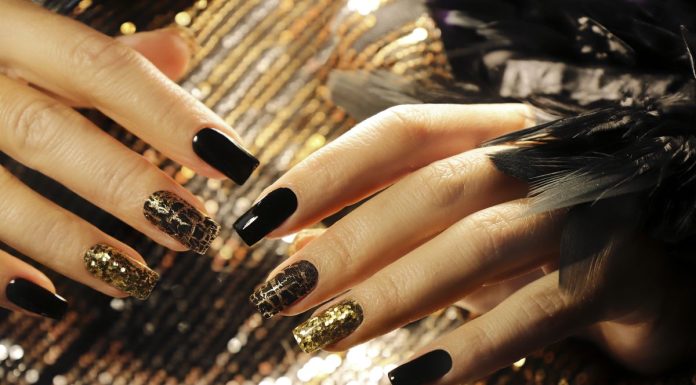 Ce model de unghii cu gel negre patrate sa alegi?