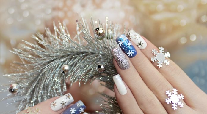 Care sunt cele mai simple modele de unghii de Craciun?