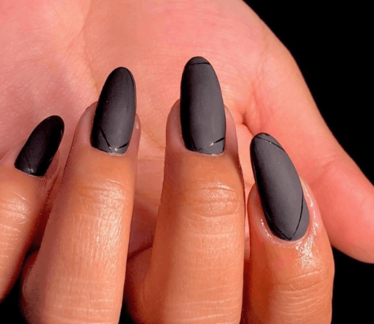 Care modele de unghii negre scurte sunt la moda?