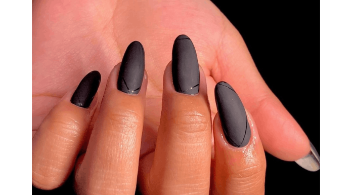 Care modele de unghii negre scurte sunt la moda?