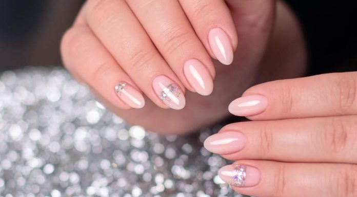 De ce sa incerci cel putin odata unghiile nude? Modele noi