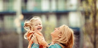 Urari de la multi ani iubita mama: Care sunt cele mai speciale urari?