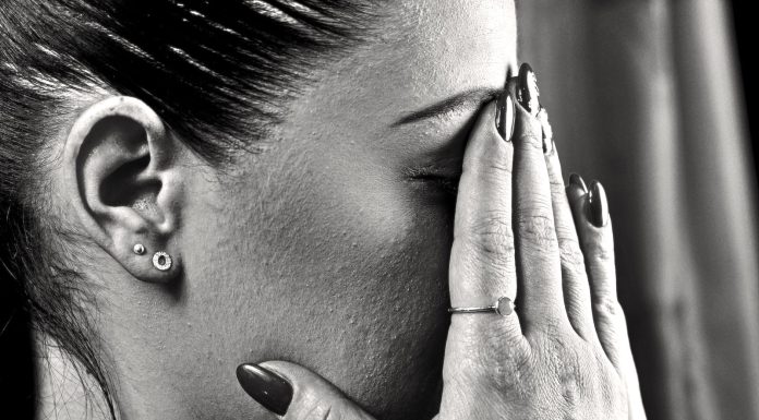 De ce mi se zbate ochiul drept? Afla acum motivul