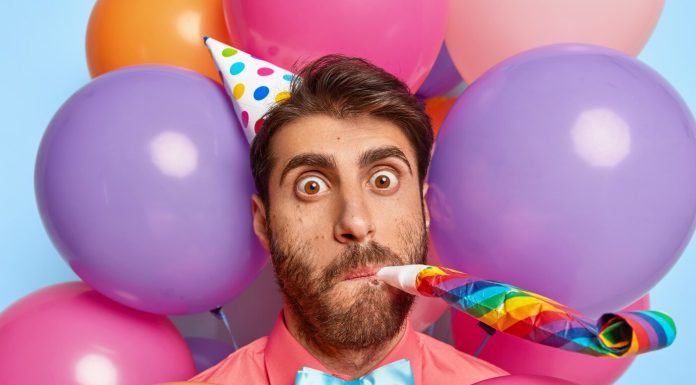 Mesaje cu umor – cum sa spui “La multi ani!” intr-un mod haios